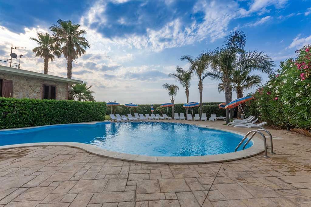 Il Geranio - Resort & Suites Аккуедольчі Екстер'єр фото